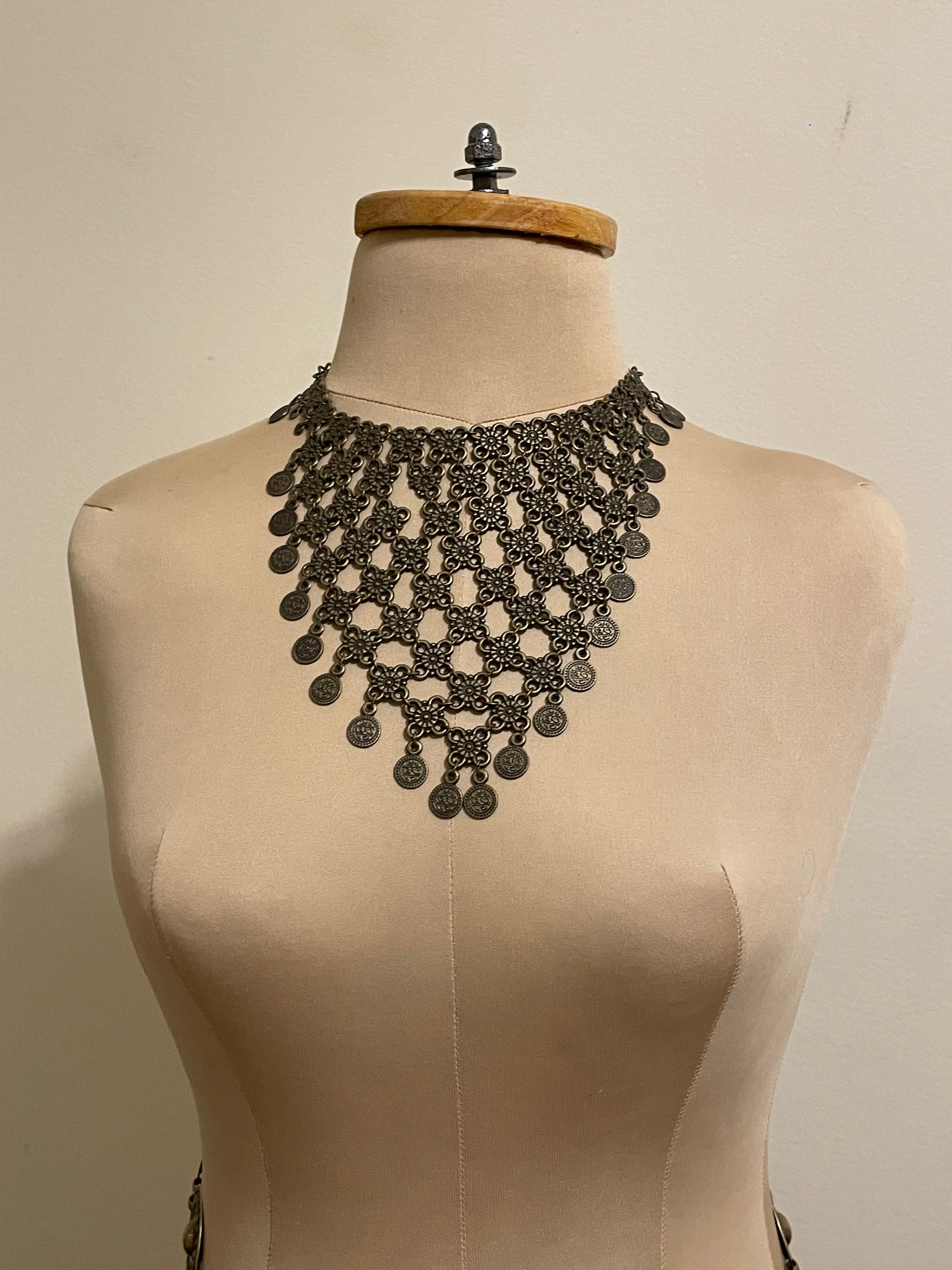 Coin choker