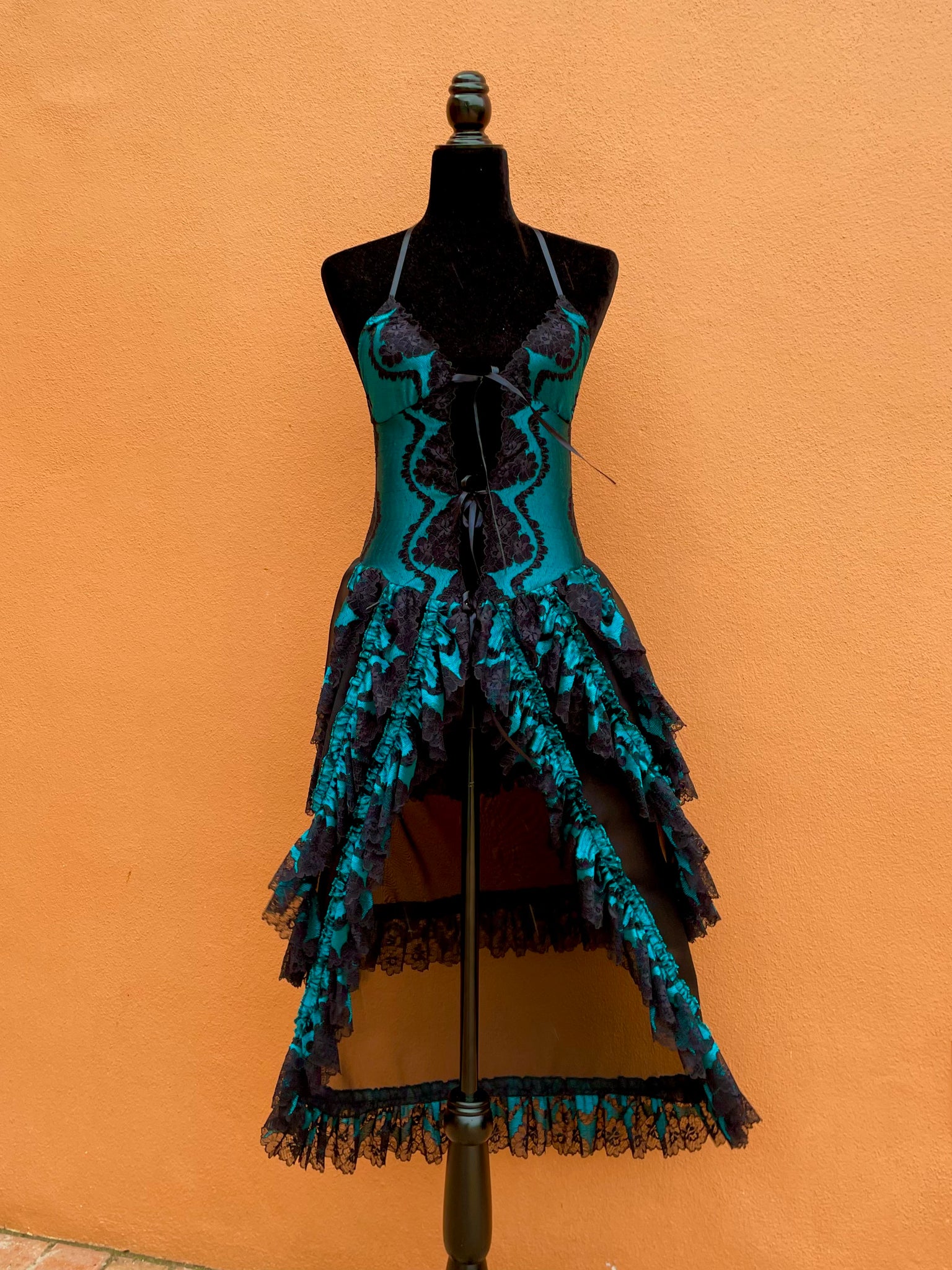 Lace Ruffle Robe – QueensofRa