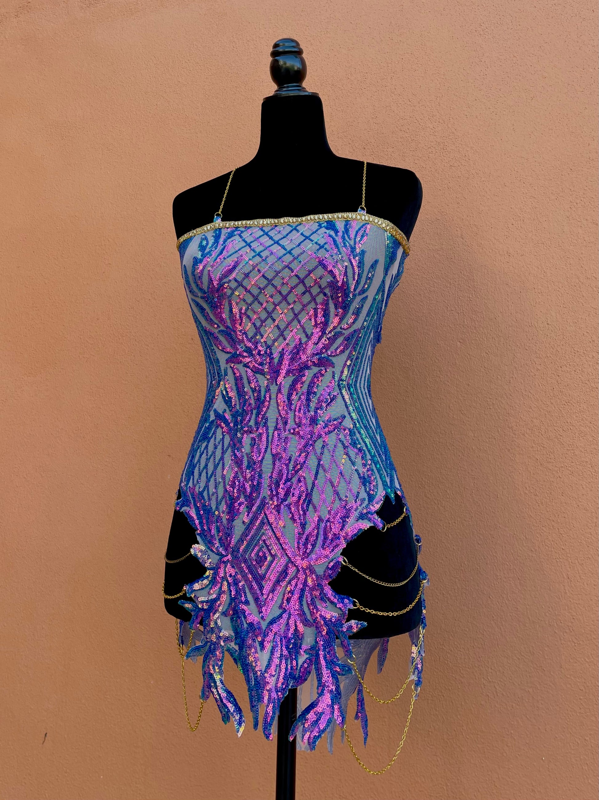Nefertiti's Night Blue/Pink Iridescent